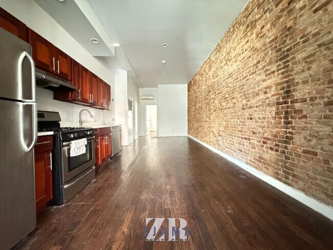 Building Photo - 308 Tompkins Ave