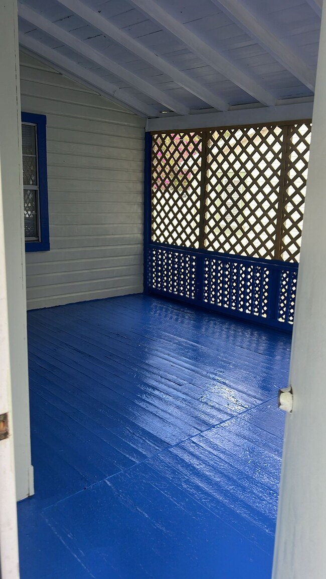 Building Photo - 131 Cottage Ln