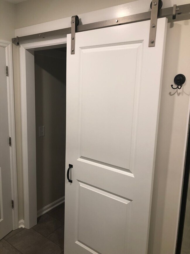 Building Photo - 5524 Rodgers Dr