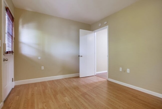 Building Photo - Single Story Duplex with Two Private Residences