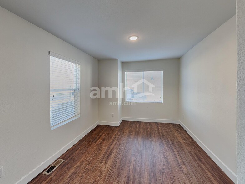 Building Photo - 4315 Crestone Peak St