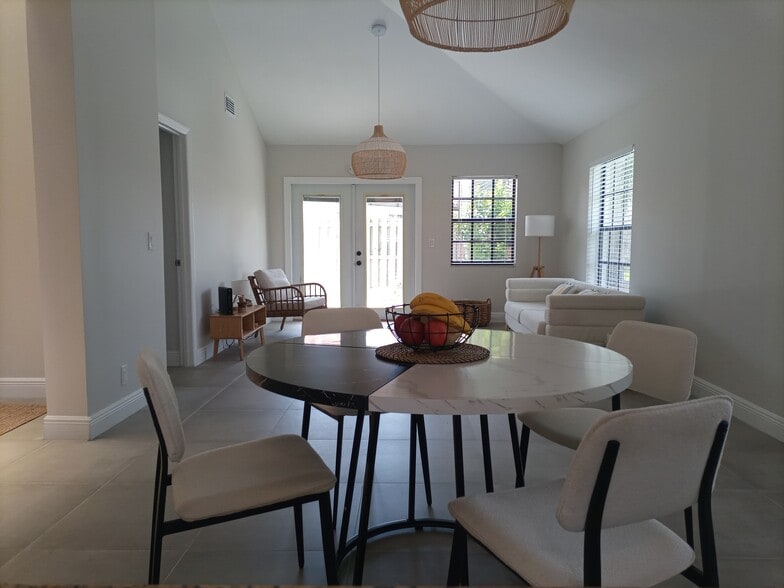 Building Photo - 13473 Fountain View Blvd