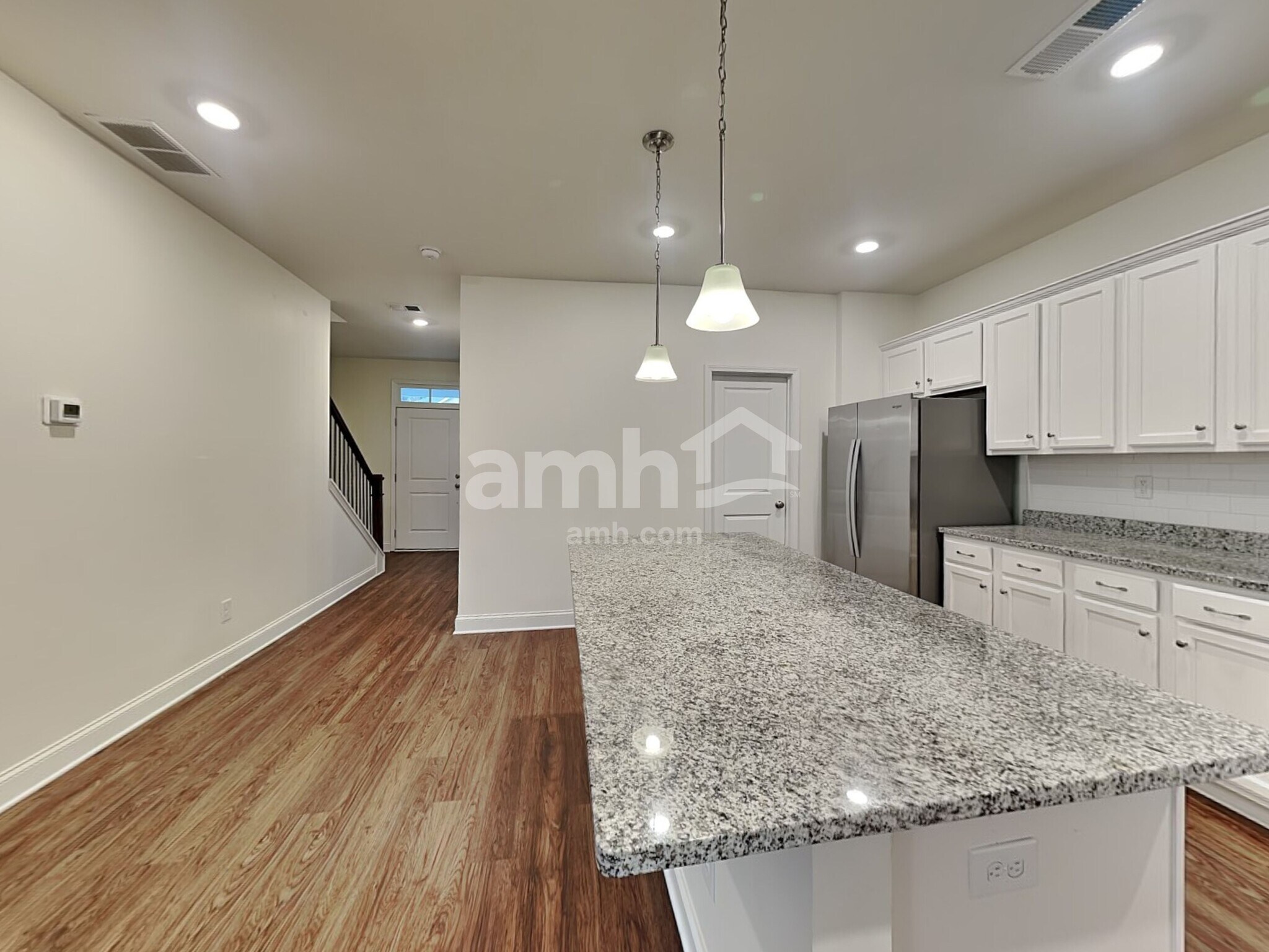 Building Photo - 109 Fairway Dr