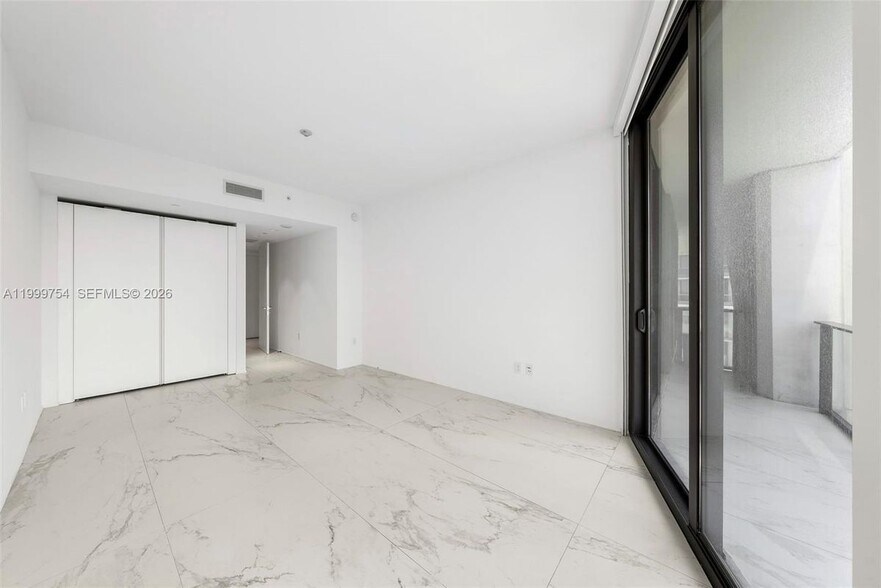 Building Photo - 1000 Biscayne Blvd