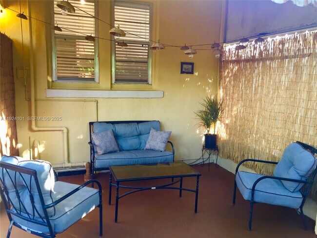 Building Photo - 586 NE 62nd St