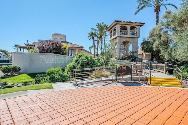 Building Photo - 9708 E Vía Linda