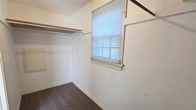 Building Photo - 605 NW 50th St