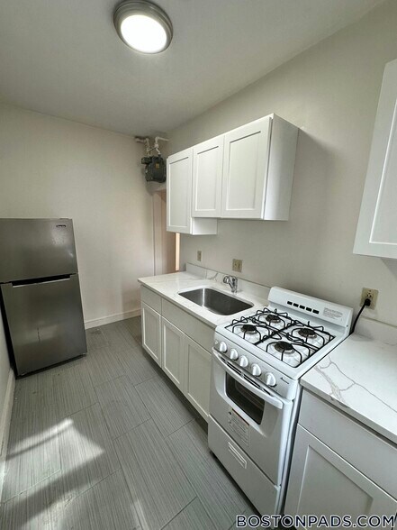 Building Photo - 11 Scottfield Rd