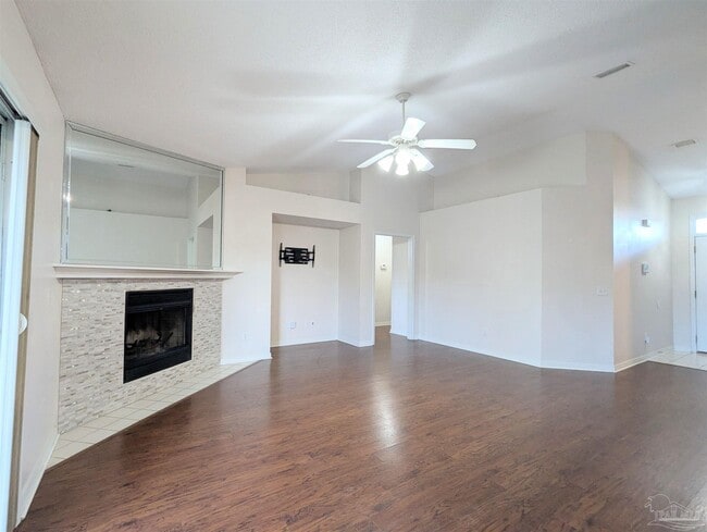 Building Photo - 1145 Freeboard Blvd