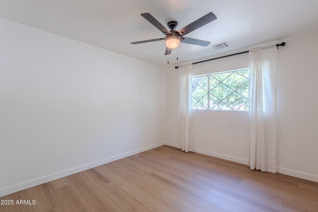 Building Photo - 2649 N Granite Reef Rd