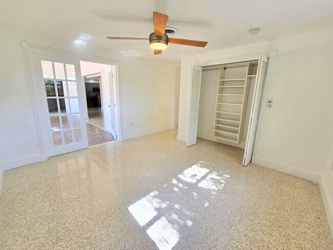 Building Photo - Charming 2BR/ 2BA/ 2 Car Garage - Near Phillippi Creek