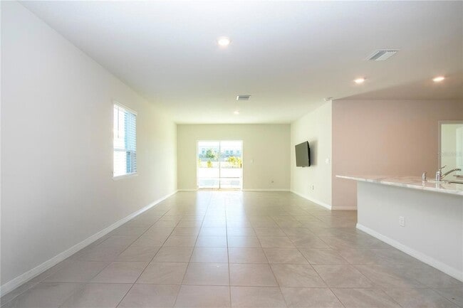 Building Photo - 3513 Hilltop Cir