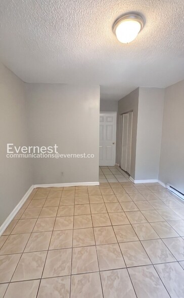 Building Photo - 1841 Dana Ln