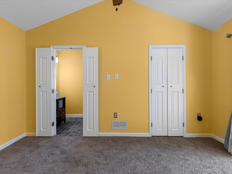 Master bedroom - 145 18th Ave SE