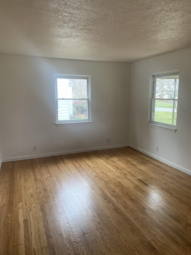 Building Photo - 131 Forest-Park Dr