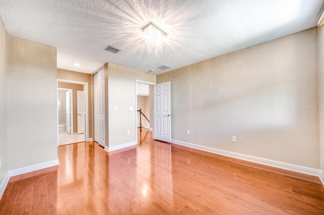 Building Photo - 2324 Simonson Dr