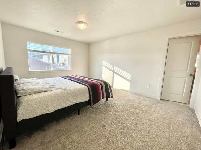 Building Photo - 2162 N Cloverleaf Wy