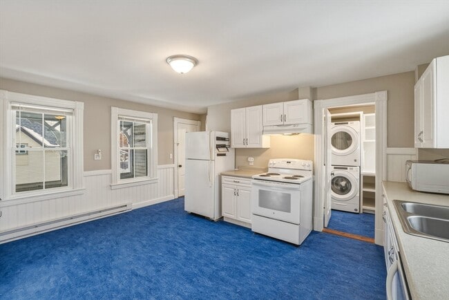 Building Photo - 105 Nonotuck St