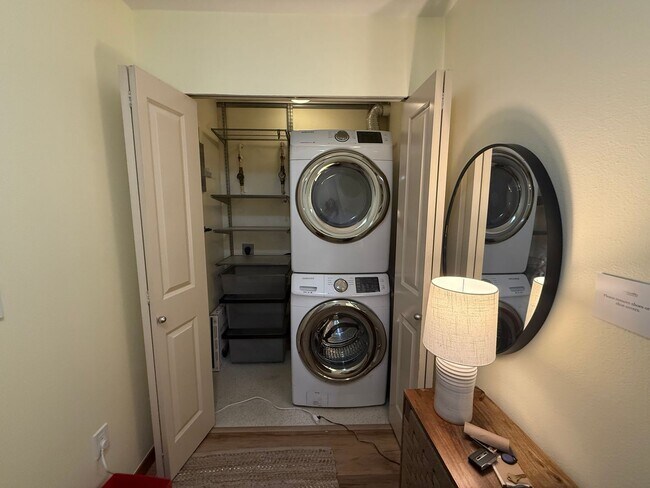 Building Photo - Sausalito Condominiums - West Seattle