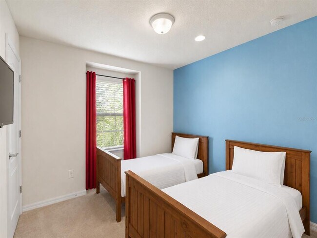 Building Photo - 8928 Adriatico Ln