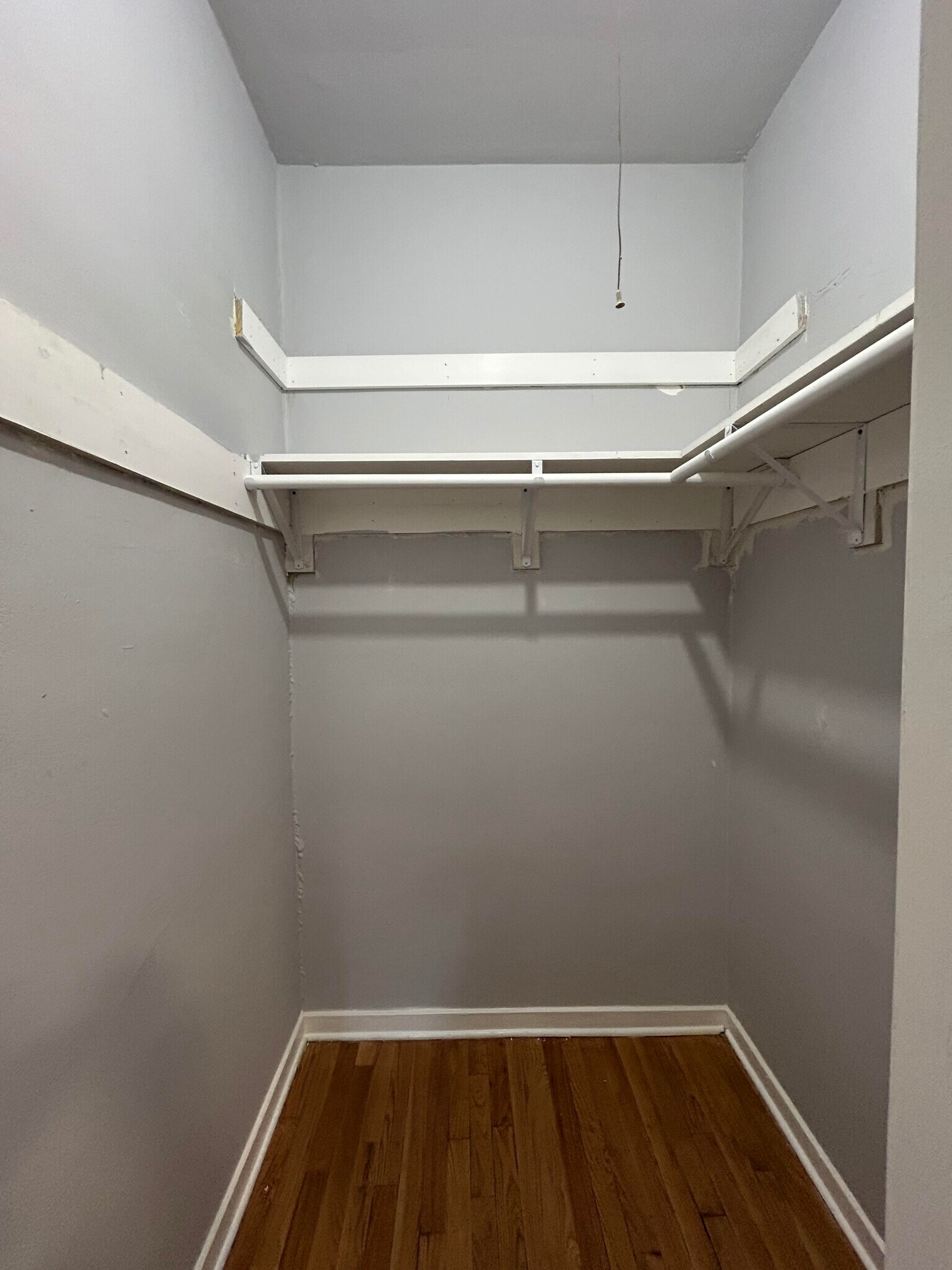 Building Photo - 6956 N Ashland Ave