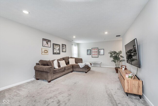 Building Photo - 1051 Macoun Dr