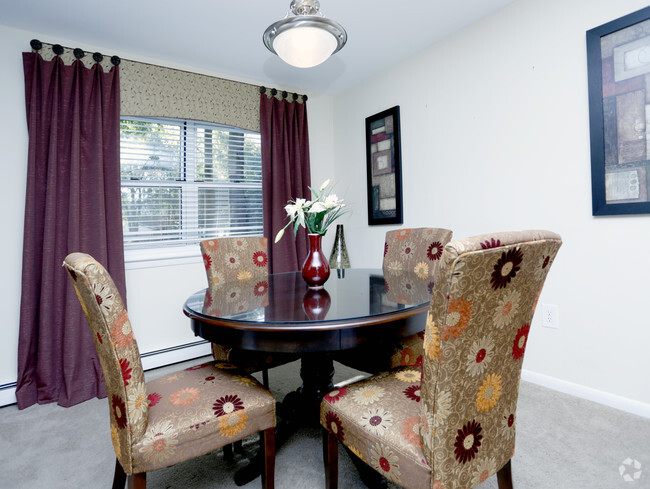 Dining Room - Princeton Court