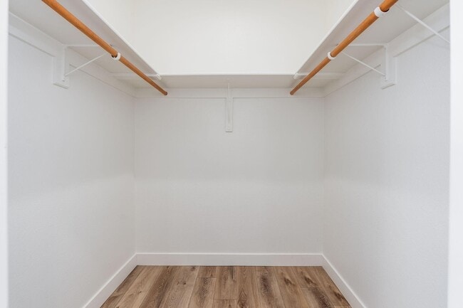 Building Photo - 908 S Manzanita Dr