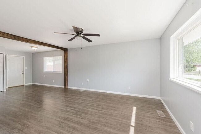 Building Photo - 1530 S Drexel Ave