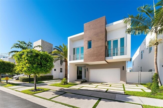 Building Photo - 10561 NW 67th Terrace