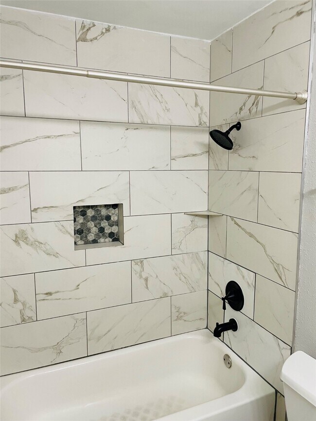 Building Photo - 2002 Gentryside Dr