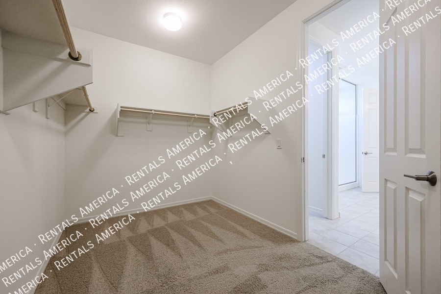 Building Photo - 1095 S Sunset Dr