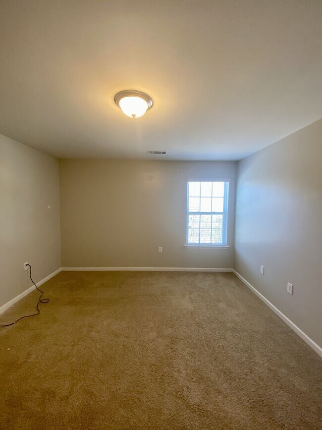 Building Photo - 4BR/2.5BA Home Located in Hampden Village