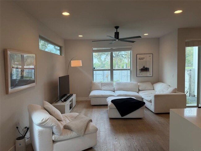 Building Photo - 1159 Webberville Rd