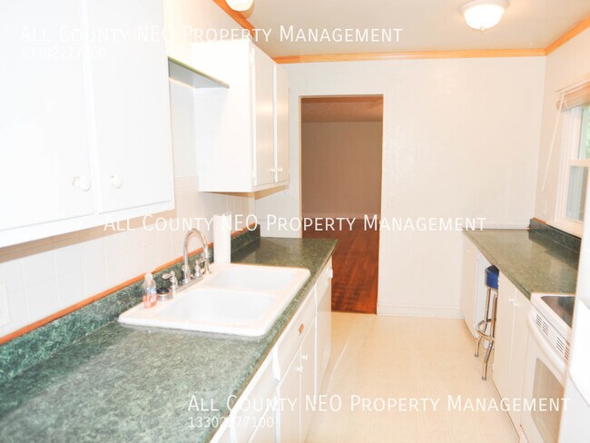 Building Photo - 1155 Madrid Dr