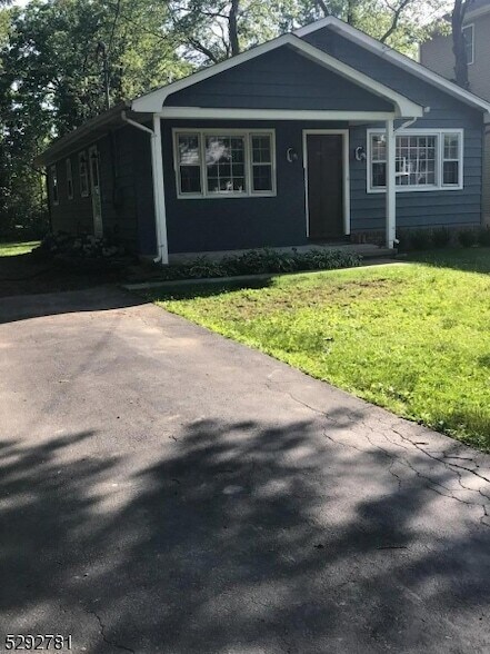 Building Photo - 19 Hewetson Rd