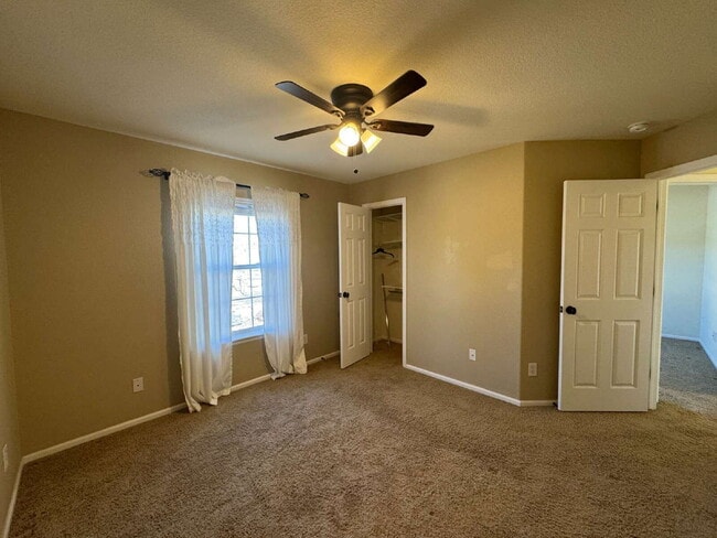 Building Photo - 631 Hanging Rock Pl