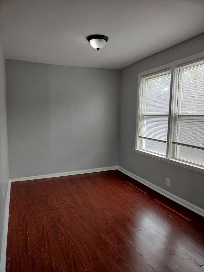 Building Photo - 10619 S Perry Ave