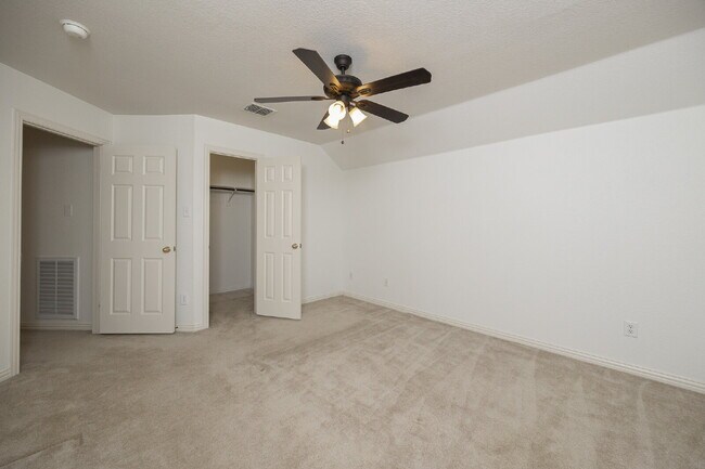 Building Photo - Spacious 4-Bedroom Home with Large Backyard in Rowlett