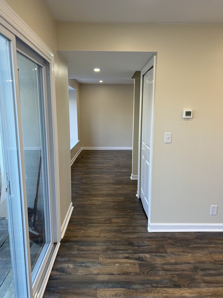 Building Photo - 149 W Kenilworth Cir