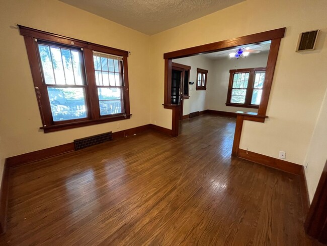 Building Photo - Cute 2 Bedroom Home With All Hardwood Floors!