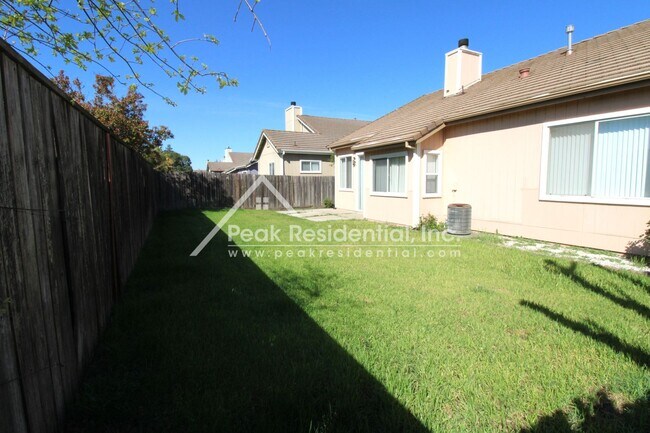 Building Photo - Nice Elk Grove 3bd/2ba Home with 2 Car Garage