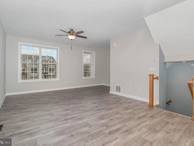 Building Photo - 3 Bedroom Townhome in Hanover