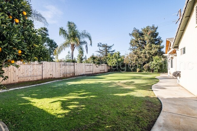 Building Photo - 4 Bedroom/3 Bath Home with Paid Solar - $3295 Per Month!