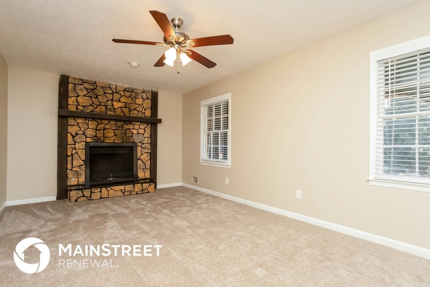 Building Photo - 2165 Knighton Dr
