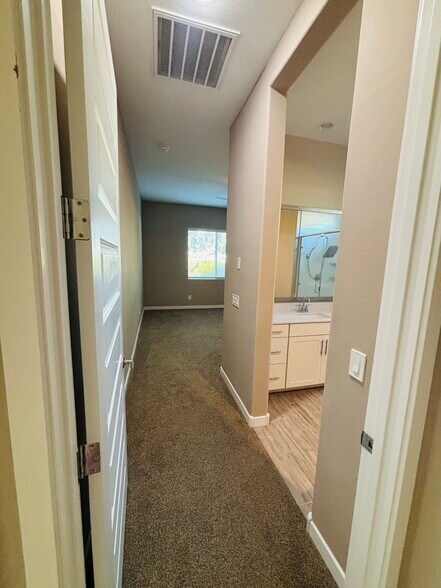 Building Photo - 21352 E Domingo Rd