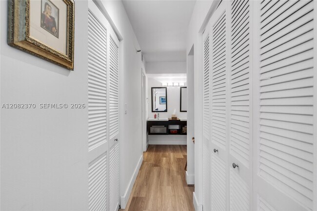 Building Photo - 2501 Brickell Ave