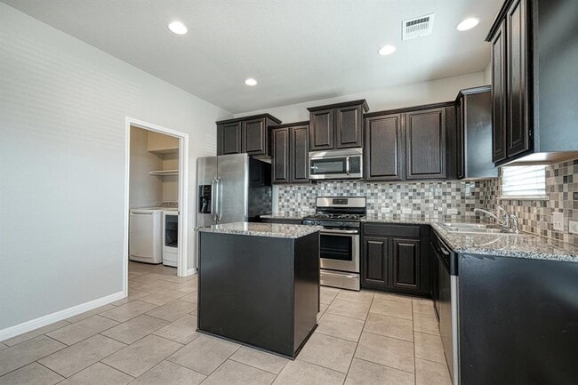 Building Photo - 100 Northern Flicker St