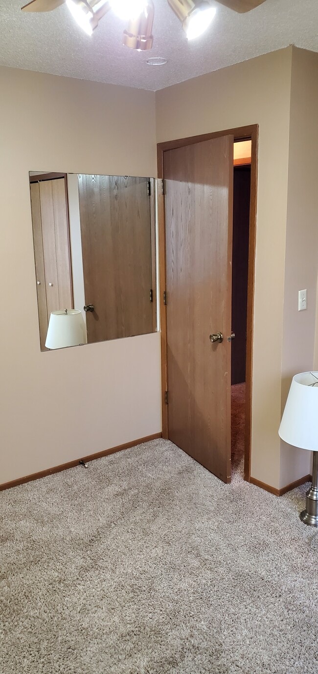 2nd - upper level bedroom - 14619 Burnell Park Dr