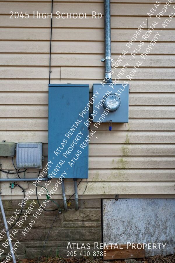 Building Photo - 2045 High School Rd